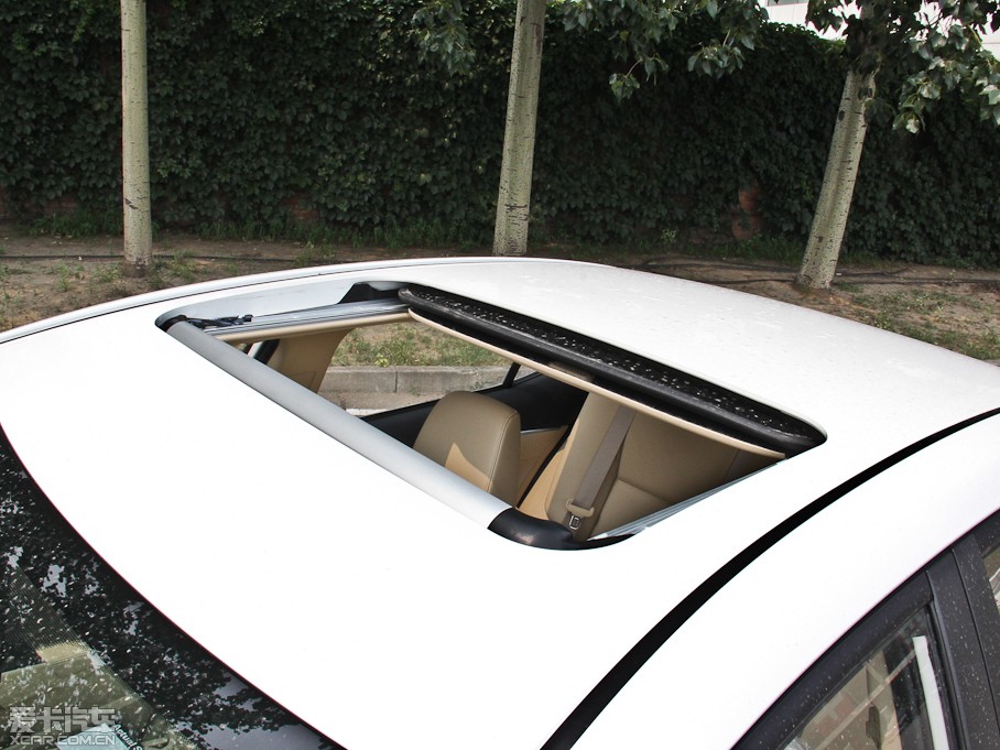 2014_ 1.6L CVT GL-iƤ