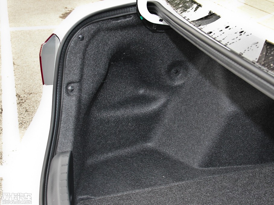 2014_ 1.6L CVT GL-iƤ