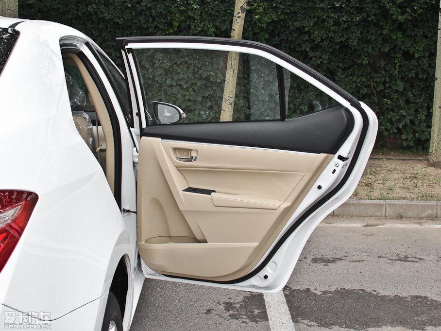 2014_ 1.6L CVT GL-iƤ