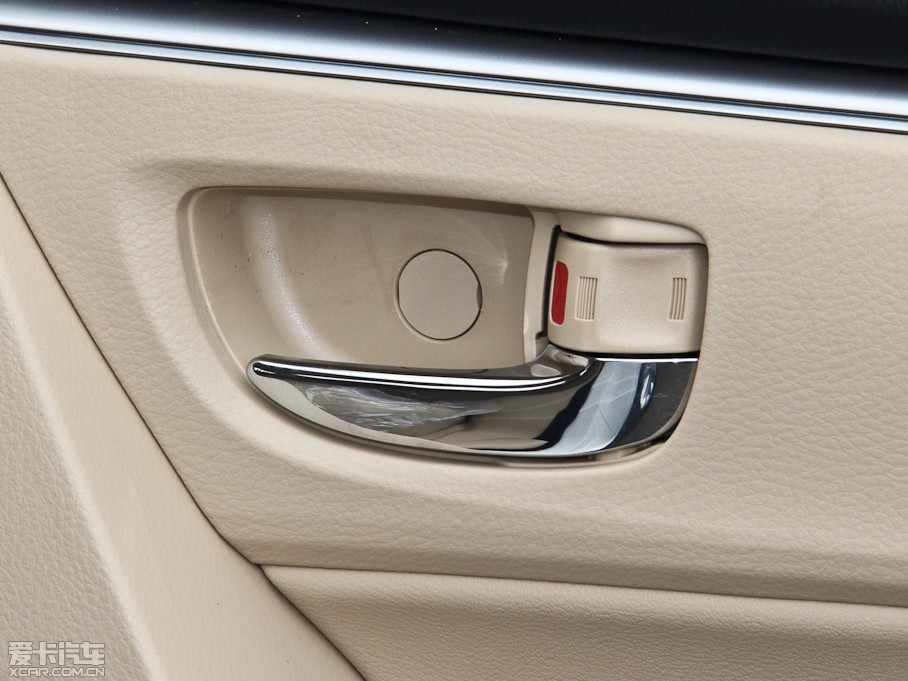 2014_ 1.6L CVT GL-iƤ