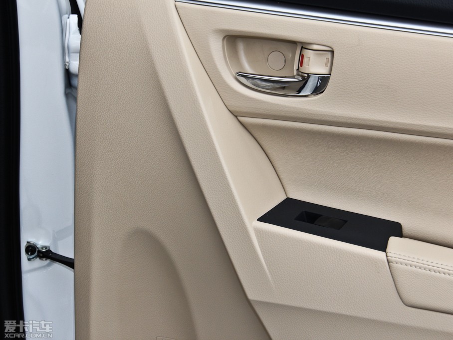 2014_ 1.6L CVT GL-iƤ