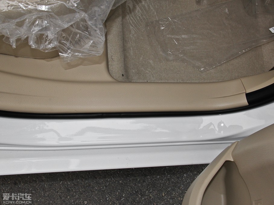 2014_ 1.6L CVT GL-iƤ