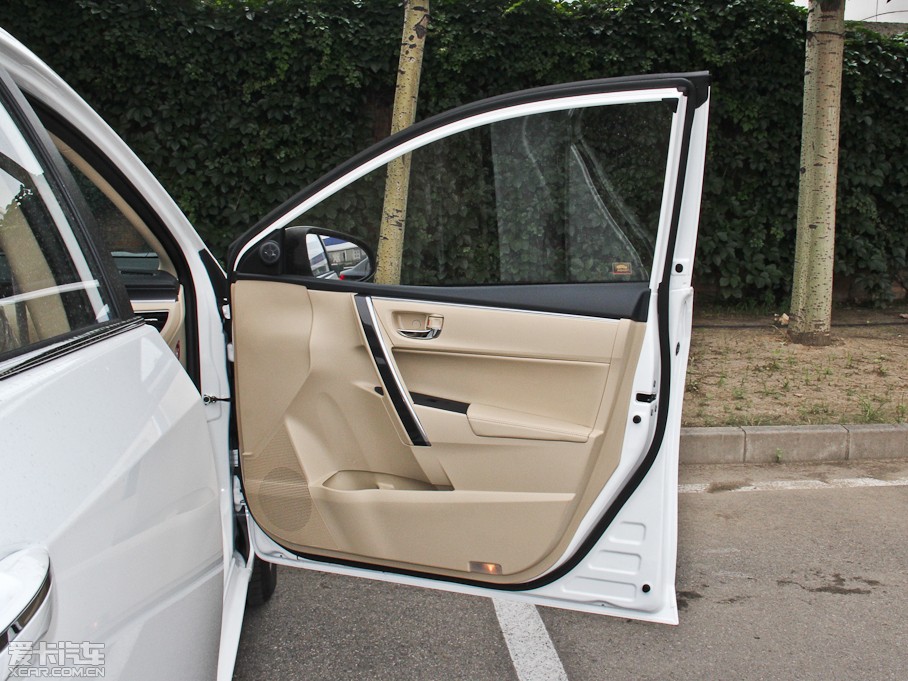 2014_ 1.6L CVT GL-iƤ