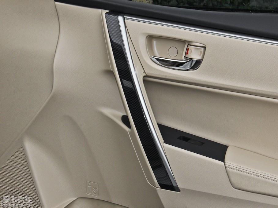 2014_ 1.6L CVT GL-iƤ