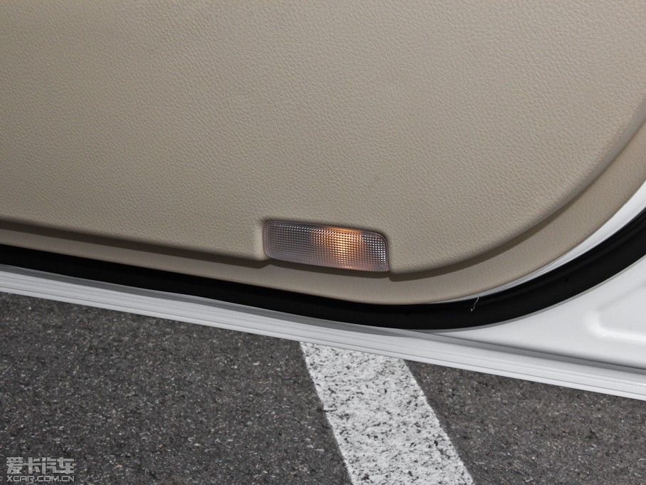 2014��_�� 1.6L CVT GL-i��Ƥ��