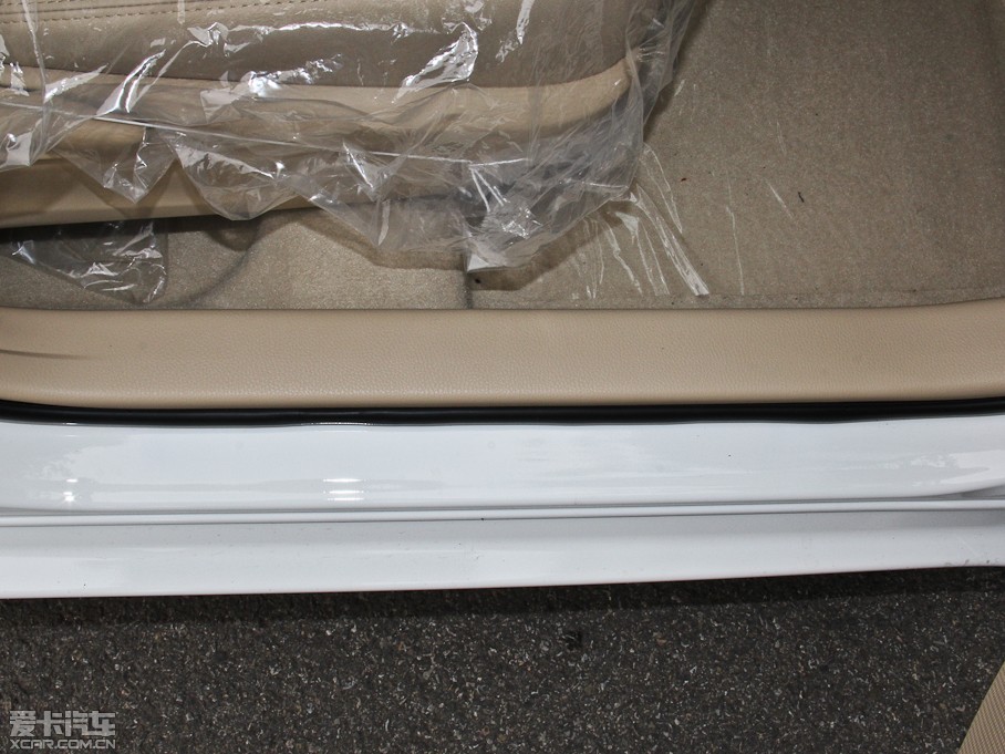 2014_ 1.6L CVT GL-iƤ