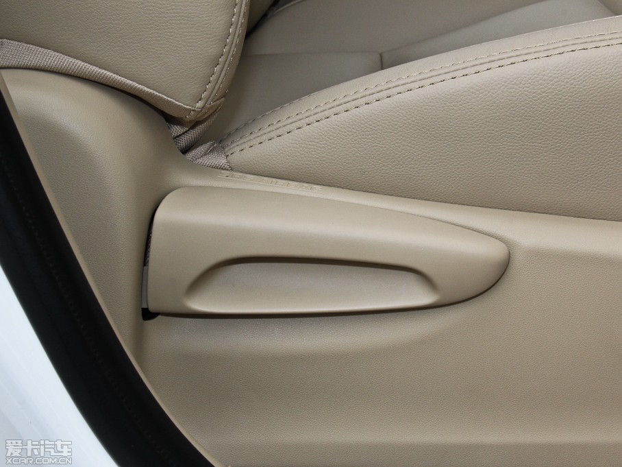 2014_ 1.6L CVT GL-iƤ