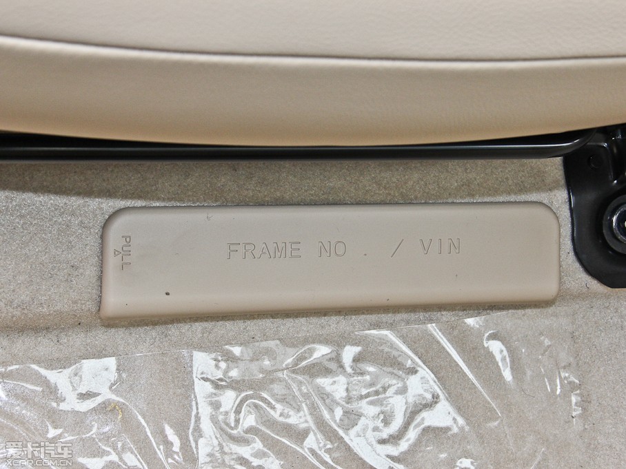 2014_ 1.6L CVT GL-iƤ