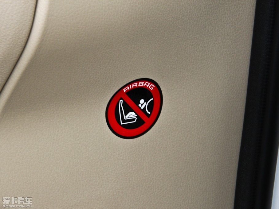 2014_ 1.6L CVT GL-iƤ