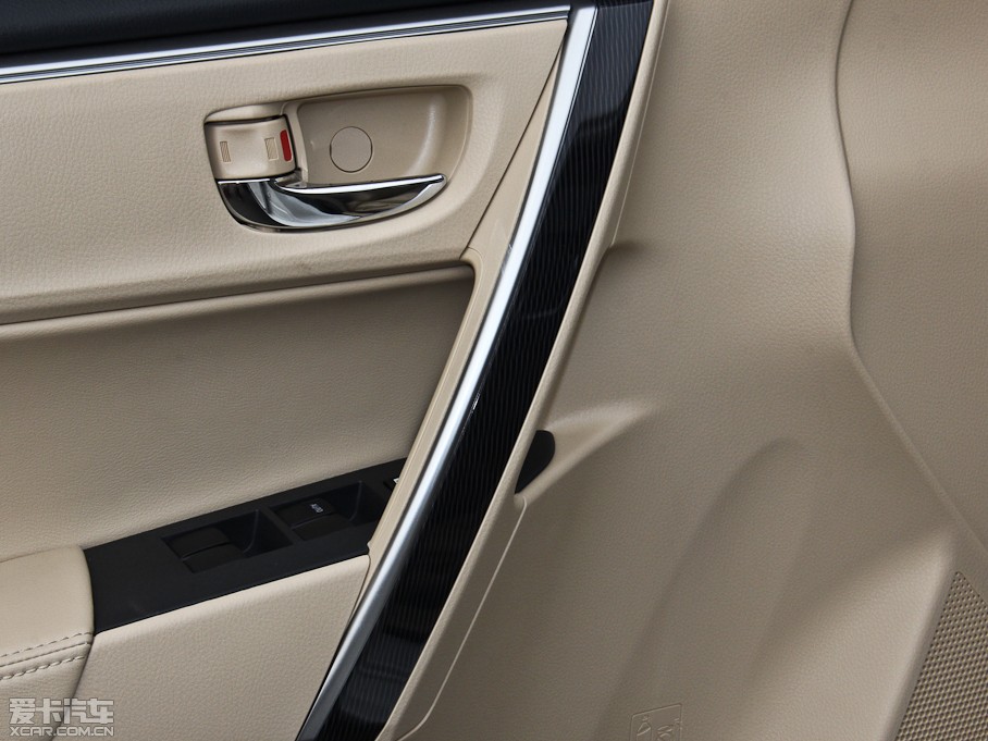 2014_ 1.6L CVT GL-iƤ