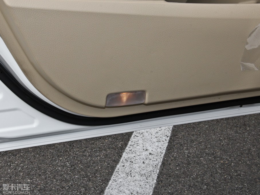 2014_ 1.6L CVT GL-iƤ