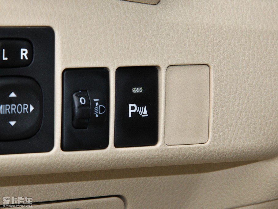 2014_ 1.6L CVT GL-iƤ