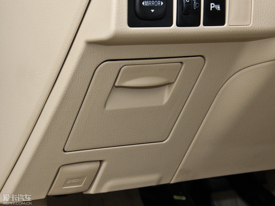 2014_ 1.6L CVT GL-iƤ