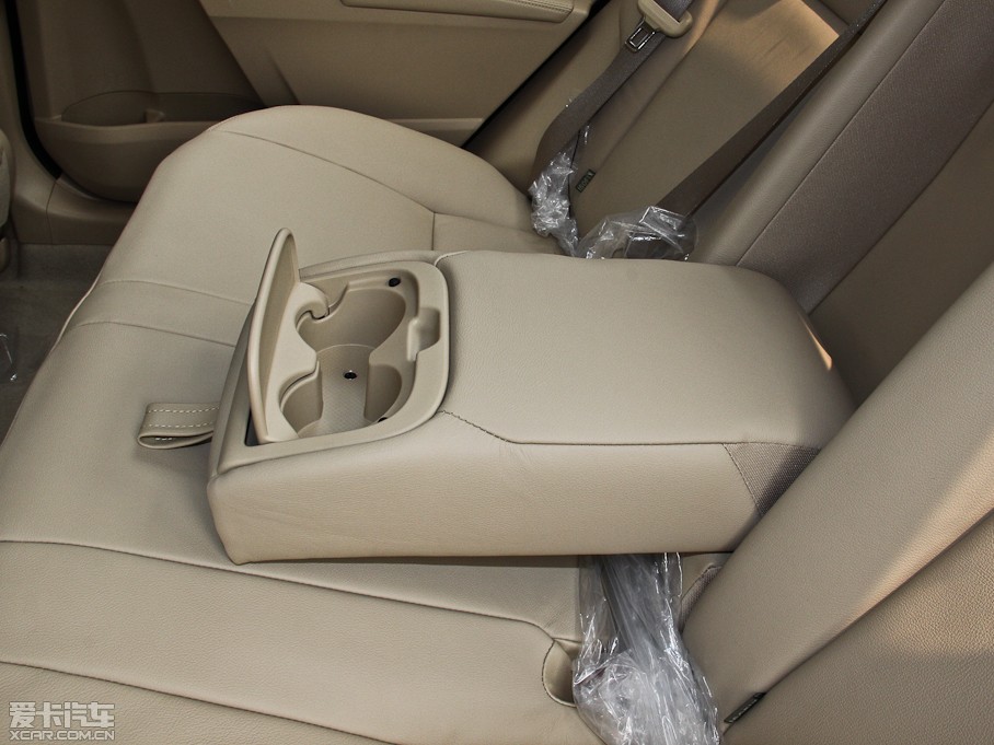 2014_ 1.6L CVT GL-iƤ