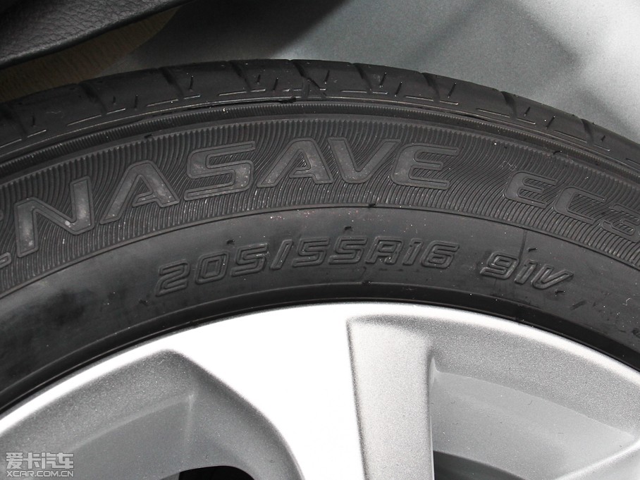 2014_ 1.6L CVT GL-iƤ