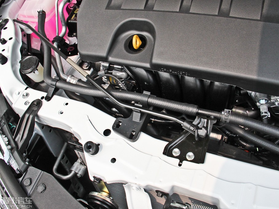 2014_ 1.6L CVT GL-iƤ