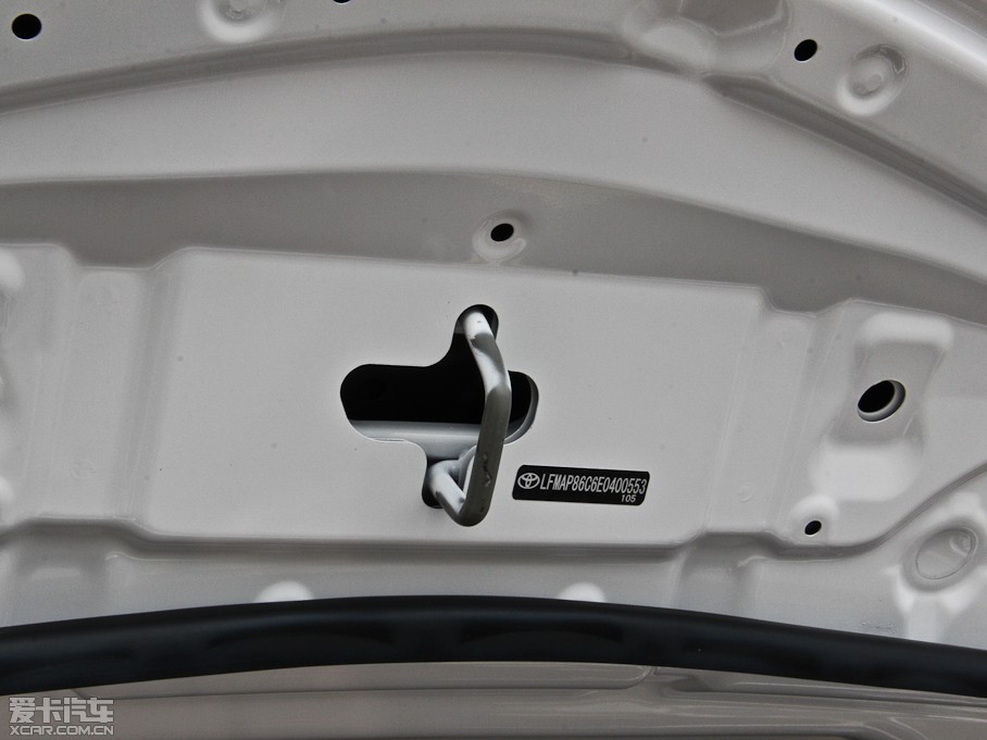 2014_ 1.6L CVT GL-iƤ