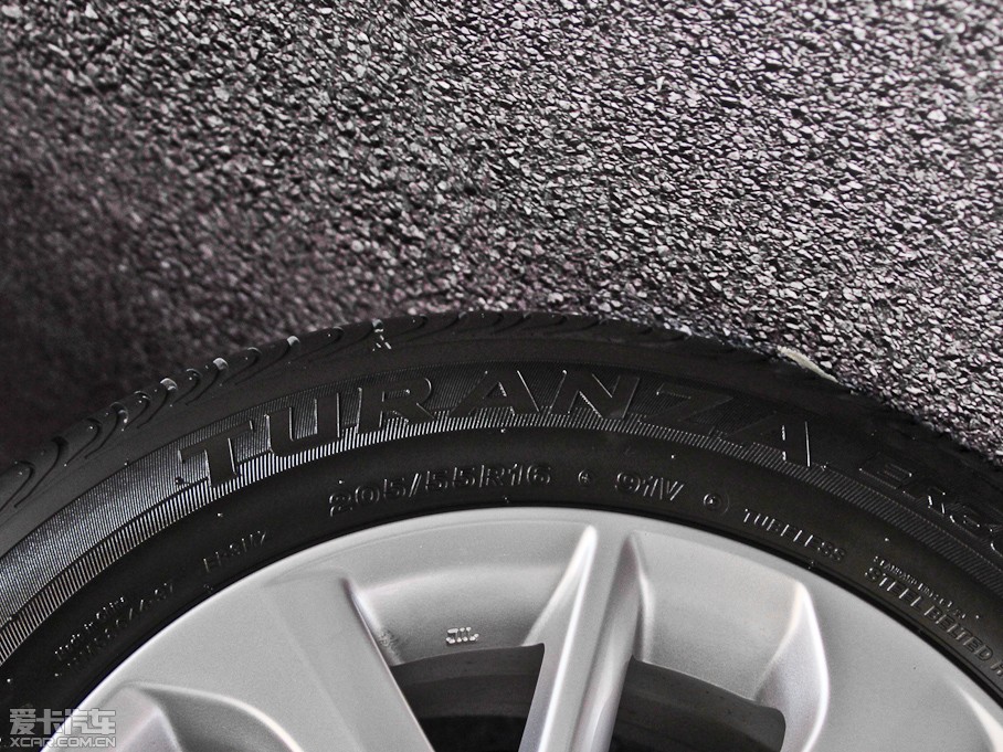 2014_ 1.6L CVT GLX-i