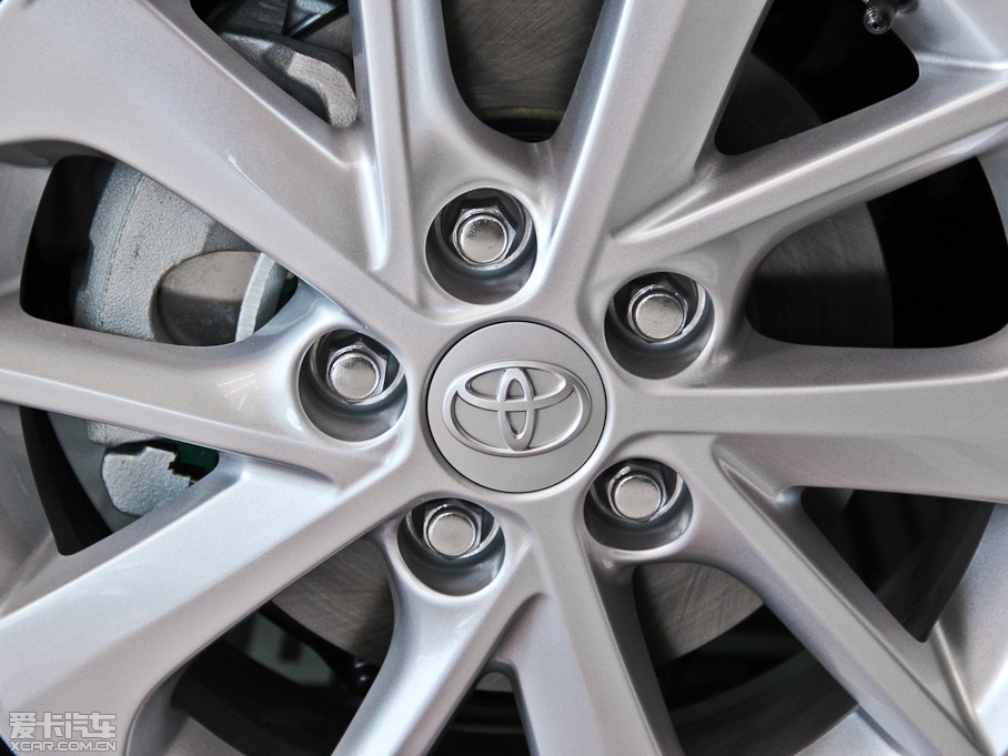 2014_ 1.6L CVT GLX-i