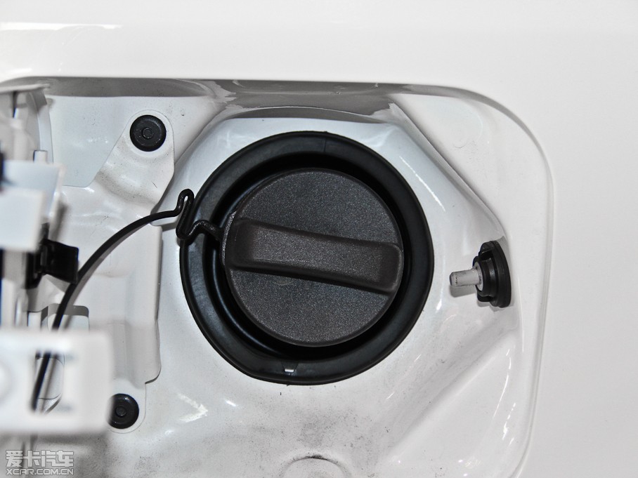 2014_ 1.6L CVT GLX-i