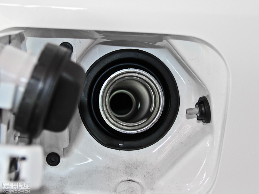 2014_ 1.6L CVT GLX-i