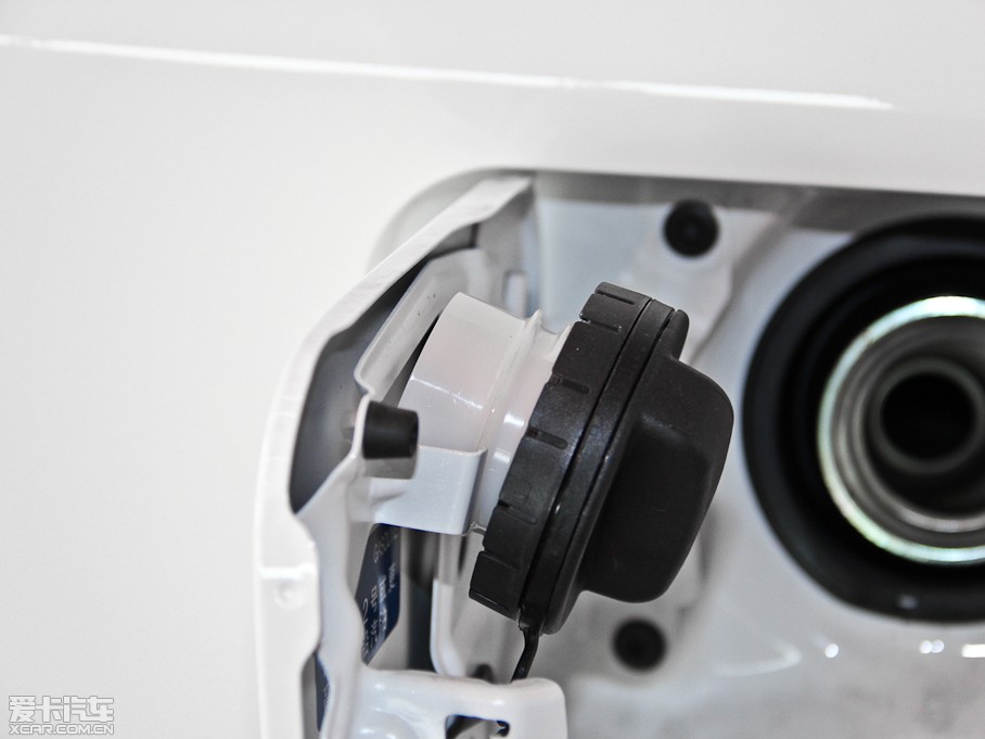 2014_ 1.6L CVT GLX-i