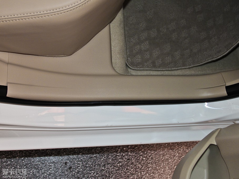 2014_ 1.6L CVT GLX-i