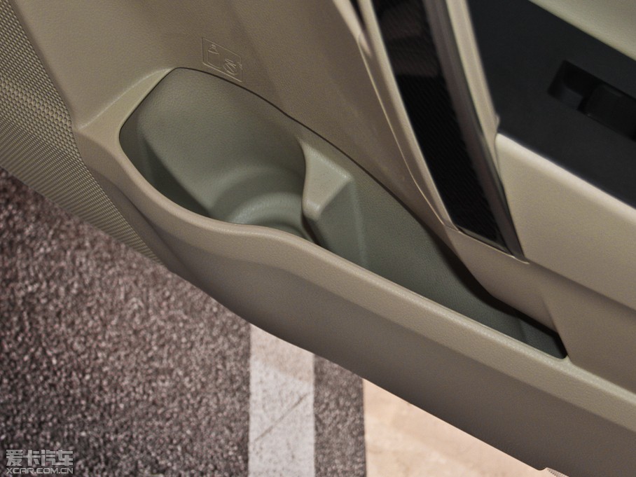 2014_ 1.6L CVT GLX-i