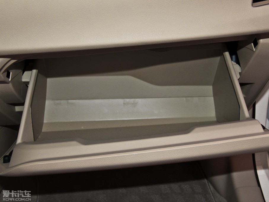 2014_ 1.6L CVT GLX-i