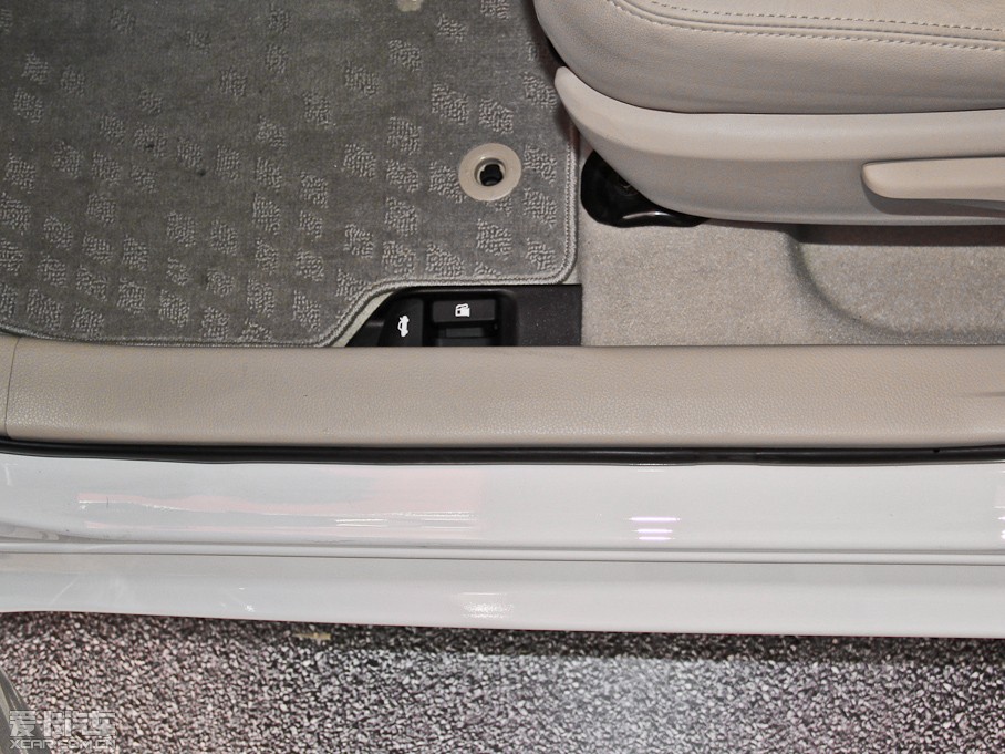 2014_ 1.6L CVT GLX-i