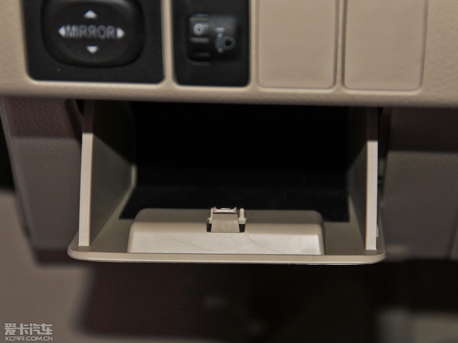 2014_ 1.6L CVT GLX-i