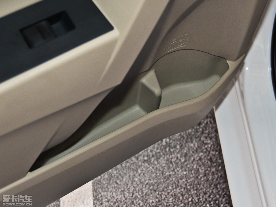 2014_ 1.6L CVT GLX-i