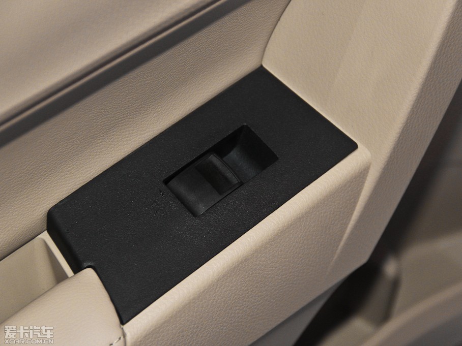 2014_ 1.6L CVT GLX-i