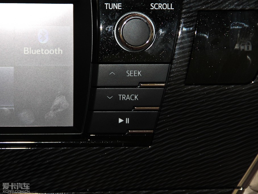 2014_ 1.6L CVT GLX-i