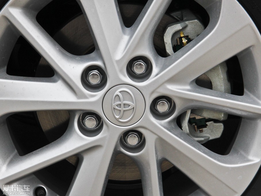 2014_ 1.8L CVT GLX-i