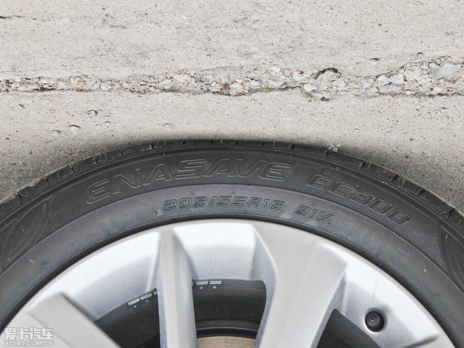 2014_ 1.8L CVT GLX-i