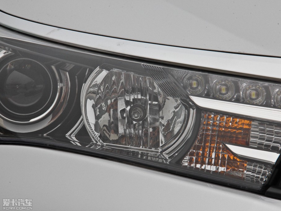 2014_ 1.8L CVT GLX-i