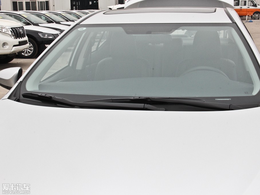 2014_ 1.8L CVT GLX-i