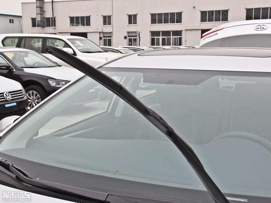 2014_ 1.8L CVT GLX-i