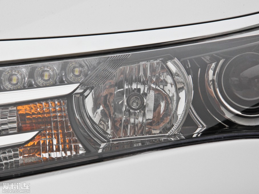 2014_ 1.8L CVT GLX-i