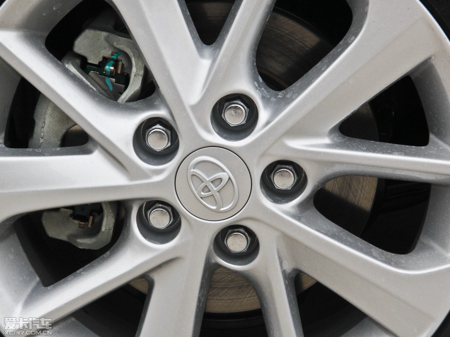 2014_ 1.8L CVT GLX-i