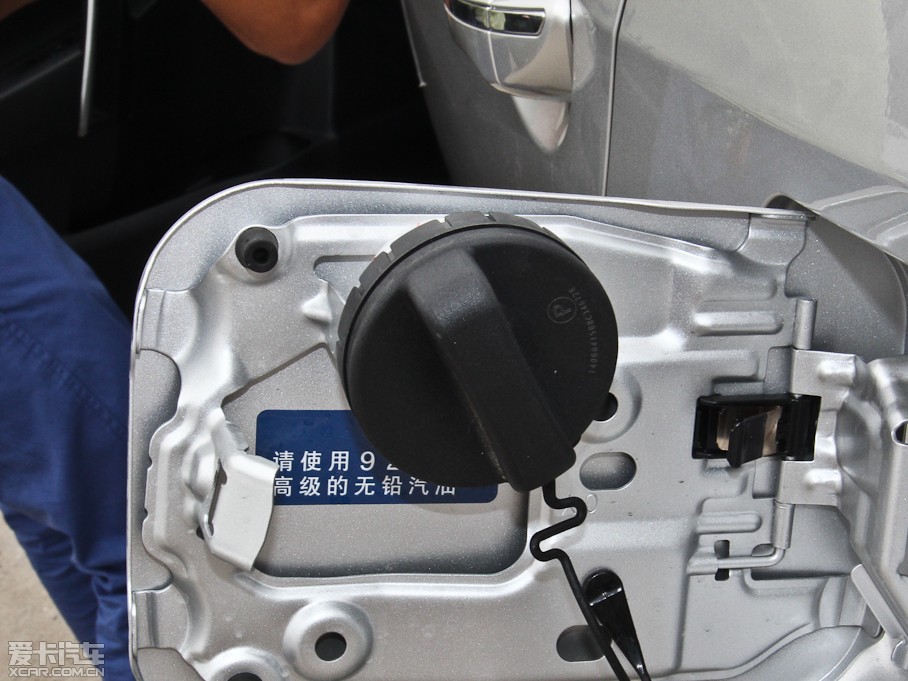 2014_ 1.8L CVT GLX-i