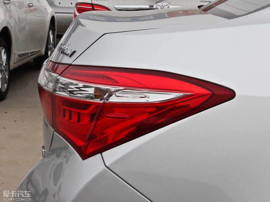 2014_ 1.8L CVT GLX-i