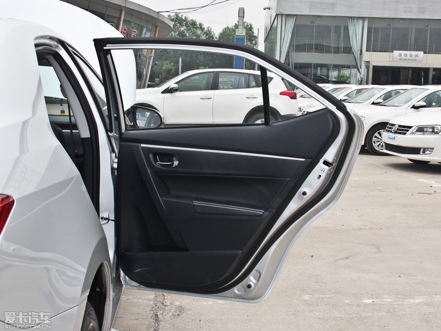 2014_ 1.8L CVT GLX-i