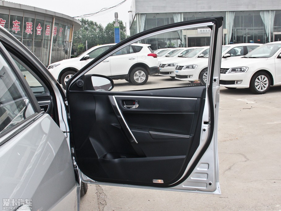 2014_ 1.8L CVT GLX-i