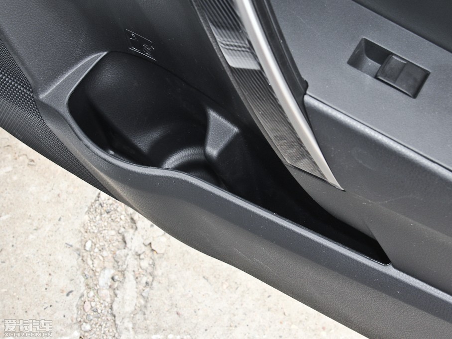 2014_ 1.8L CVT GLX-i