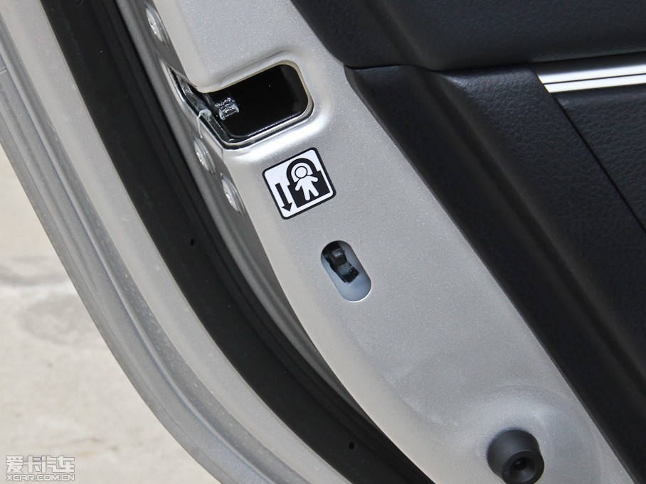 2014_ 1.8L CVT GLX-i