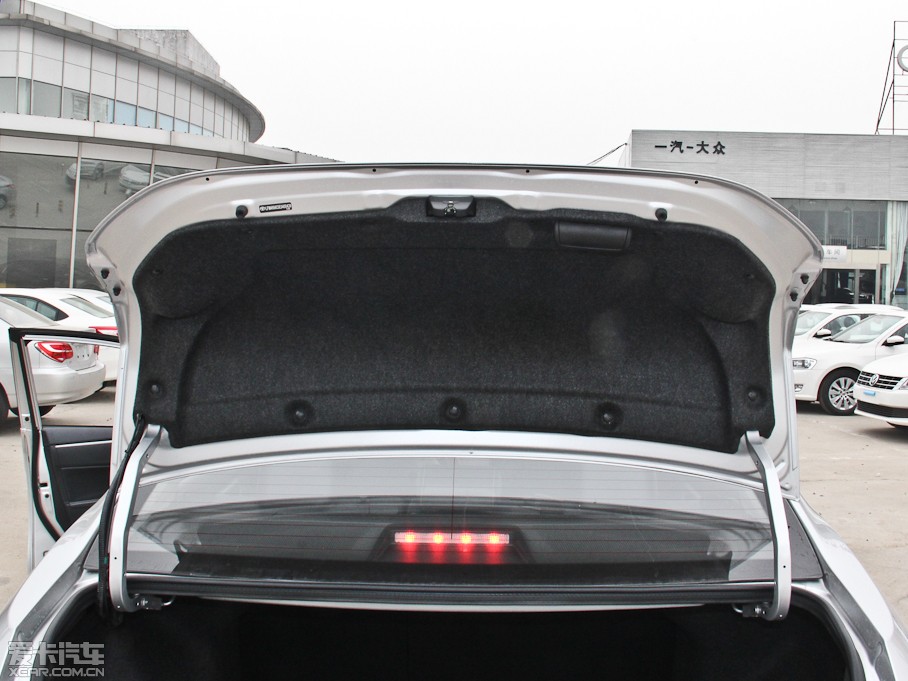 2014_ 1.8L CVT GLX-i