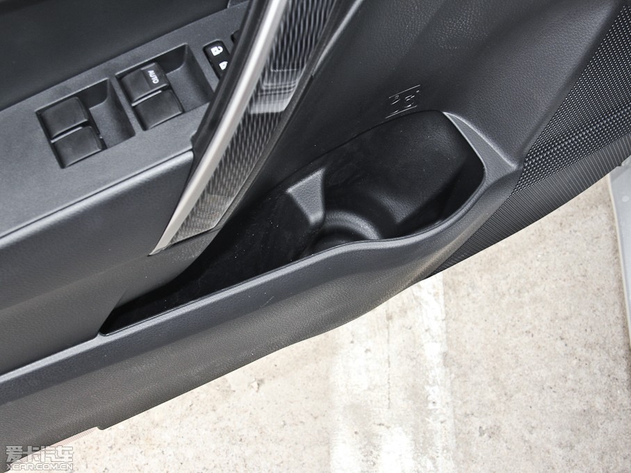 2014_ 1.8L CVT GLX-i