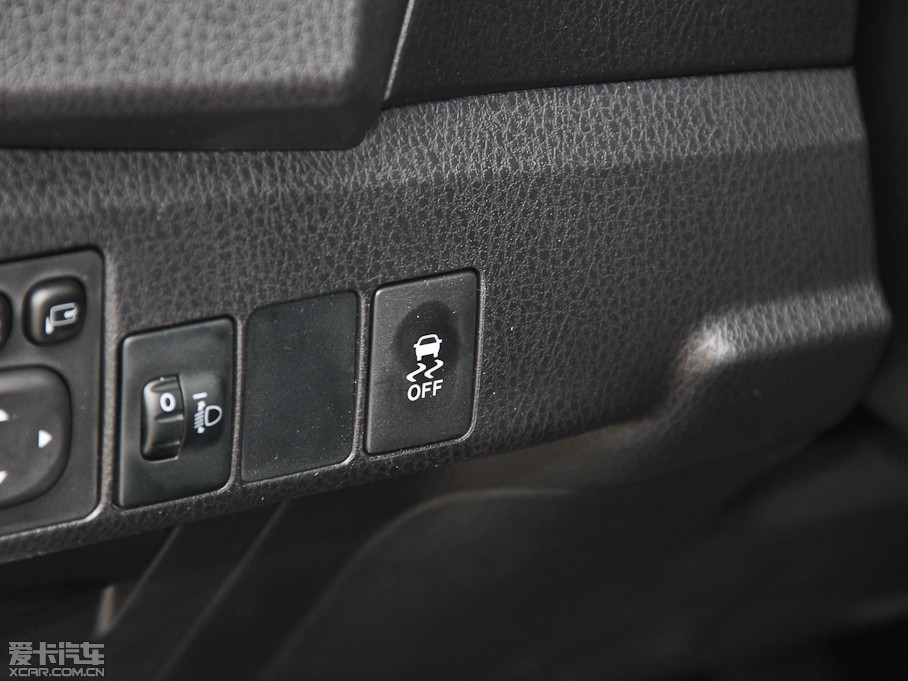 2014_ 1.8L CVT GLX-i